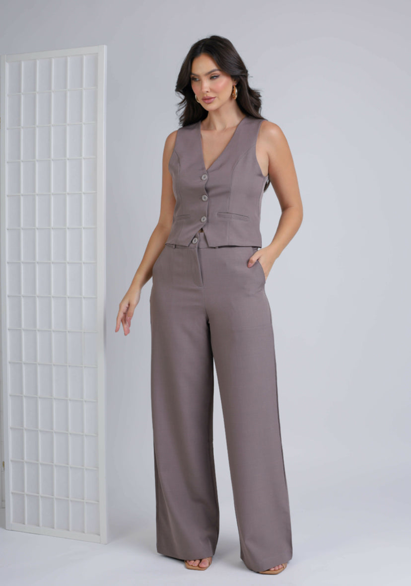 Women's Vest and Tailored Trousers Set - Elegant Fashion